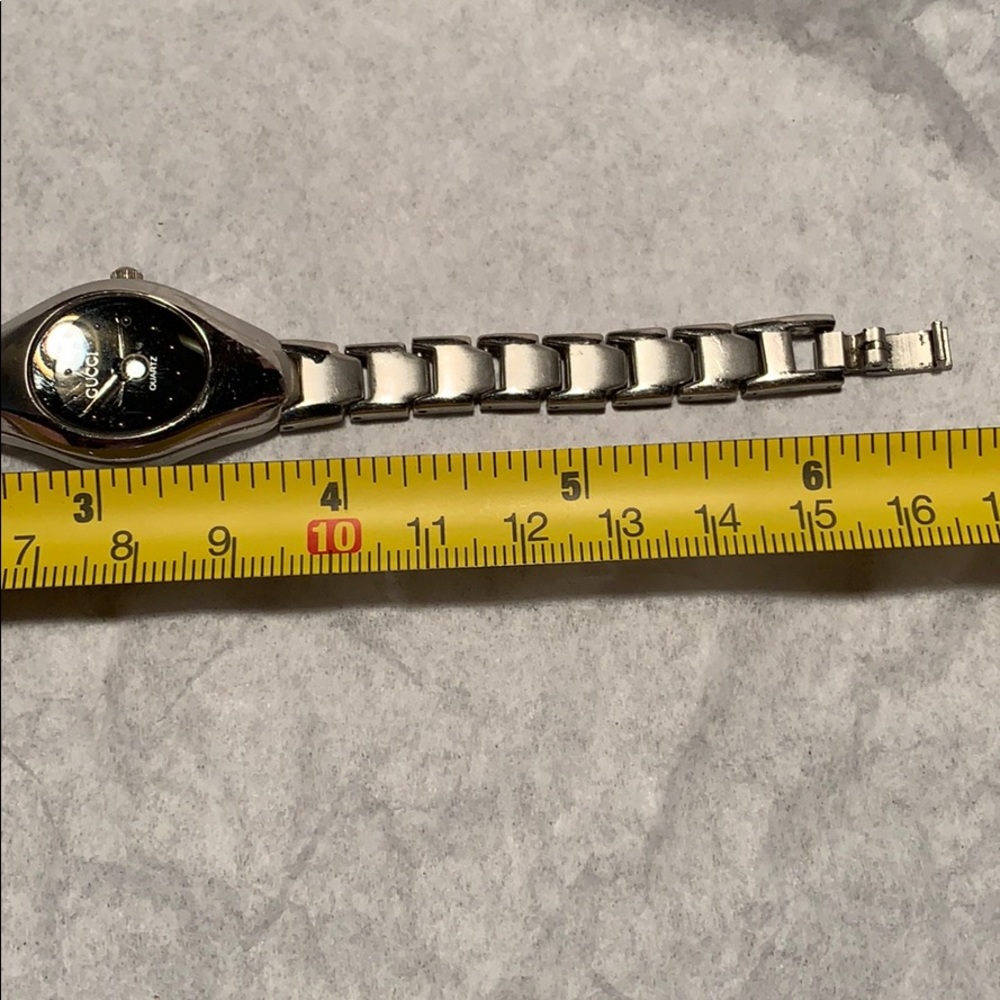 Gucci Vintage watch preloved GVC - Picture 7 of 11